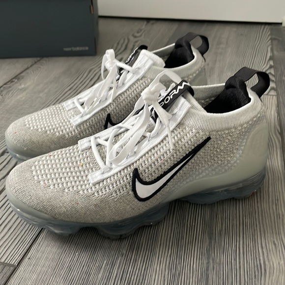 Nike Air Vapormax sneakers - Picture 1 of 5
